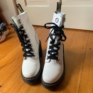 THE CHESNEY BOOT, DR. MARTENS, WHITE